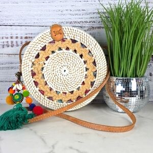 Rattan Bag White Tan Round Crossbody with‎ Spiral Design Beachy Vacation Purse